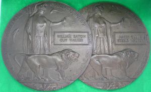 2 x WW1 MEMORIAL PLAQUES TO BROTHERS,OFFICERS 1st & 1/7th …