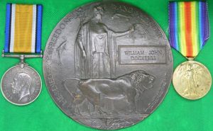 WW1 PAIR & MEMORIAL PLAQUE, 2/6th LONDON REGIMENT / CITY …