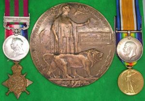 IGS 1895, 1914-15 TRIO & MEMORIAL PLAQUE, ARGYLL & SUTHERLAND …
