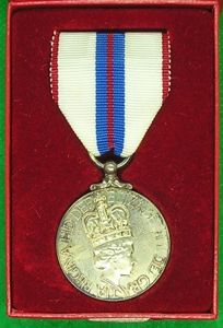 MINT BOXED 1977 SILVER JUBILEE MEDAL