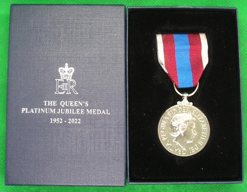 MINT BOXED 2022 PLATINUM JUBILEE MEDAL — image 2