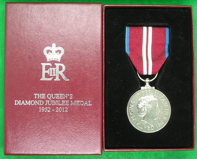 MINT BOXED 2012 DIAMOND JUBILEE MEDAL — image 2