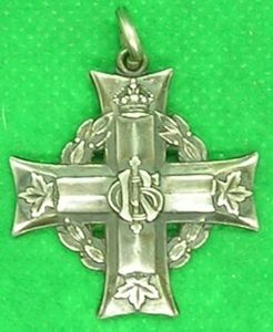 WW1 CANADIAN MEMORIAL CROSS, 10th CANADIAN INFANTRY, K.I.A F&F 26-9-1916, …