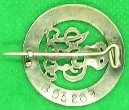 WW1 SILVER WAR BADGE, 11th NORTHUMBERLAND FUSILIERS, DISCHARGED DUE TO GUN SHOT WOUNDS AGE 19 — image 3