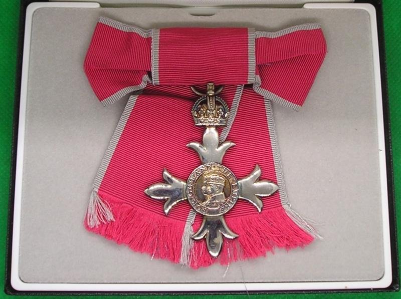 MINT CASED CIVIL M.B.E ON A LADIES BOW RIBBON — image 2