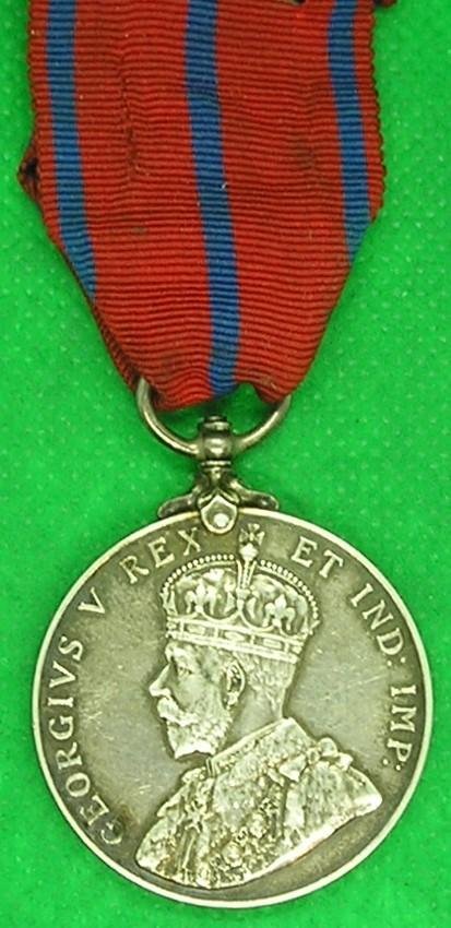 METROPOLITAN POLICE 1911 CORONATION MEDAL, H.DIVISON FROM BERWICK ON TWEED — image 2