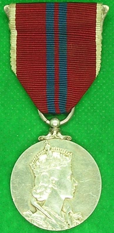 1953 CORONATION MEDAL — image 2