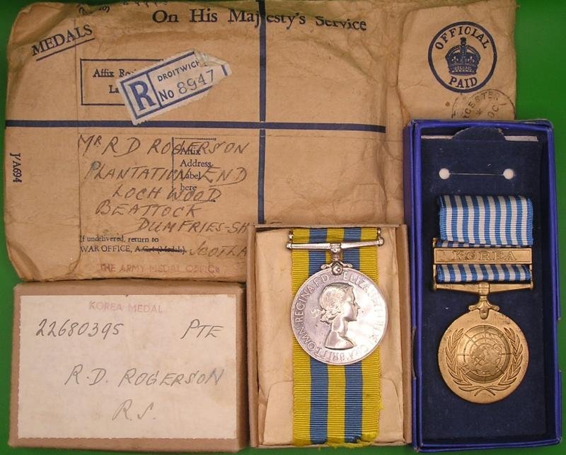 MINT BOXED KOREA PAIR, ROYAL SCOTS, WITH POSTAL ENVELOPE — image 2