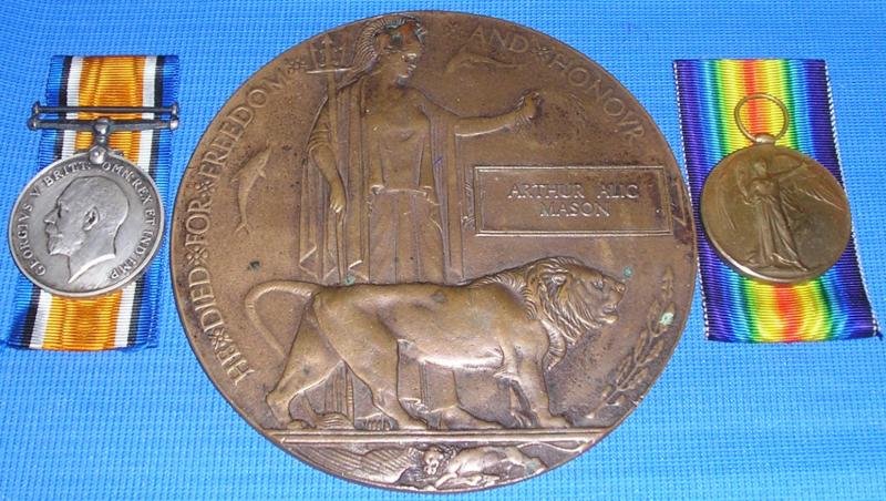 WW1 PAIR & MEMORIAL PLAQUE, HMS GOLIATH, LOST AT SEA GALLIPOLI 13-5-1915, FROM RUGBY — image 2