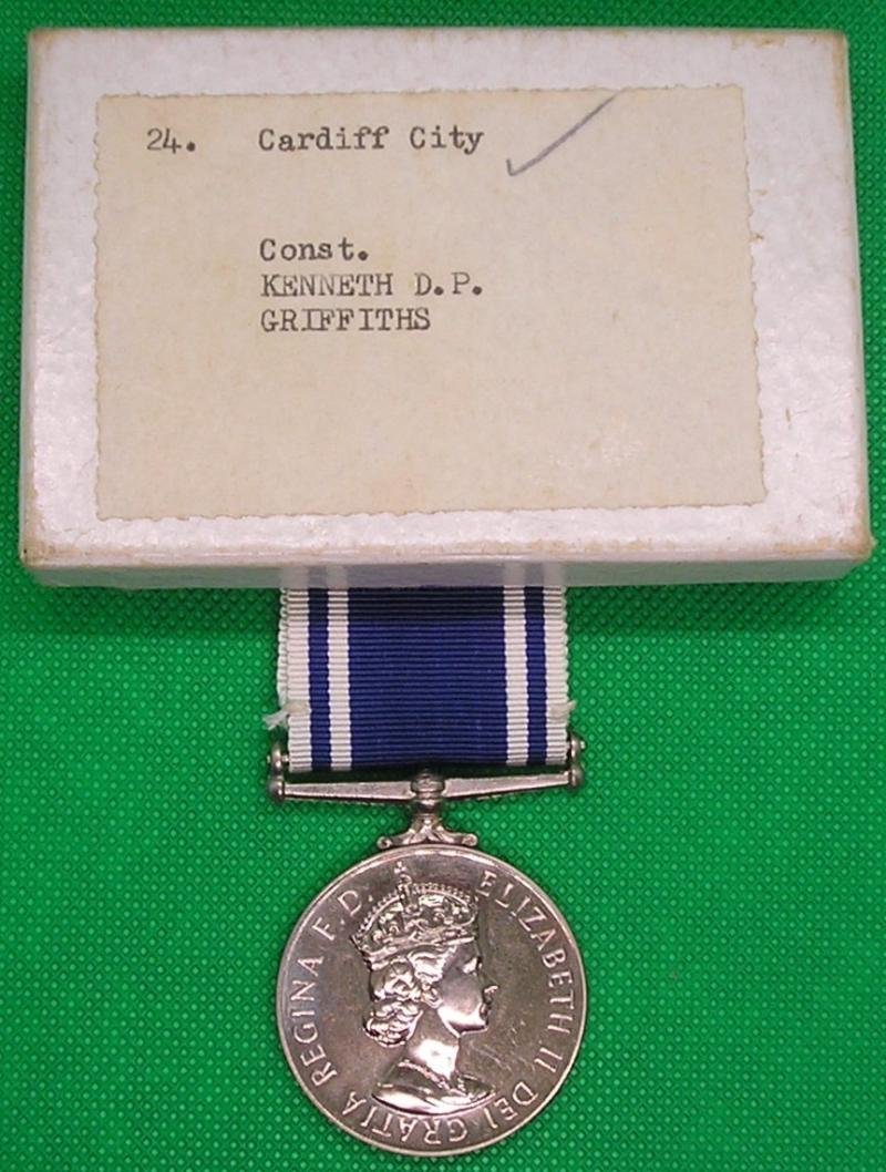 MINT BOXED EIIR POLICE LONG SERVICE, CARDIFF CITY POLICE — image 2