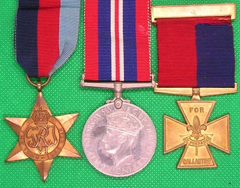 BOY SCOUTS GILT CROSS & WW2 CASUALTY GROUP, FLEET AIR AIR, FROM PENCAITLAND, CRASHED AT STRATFORD UPON AVON — image 2