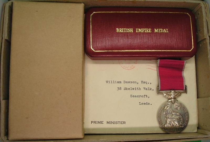 MINT CASED EIIR CIVIL BRITISH EMPIRE MEDAL, BRITISH RAILWAYS, HUNSLET, LEEDS — image 2