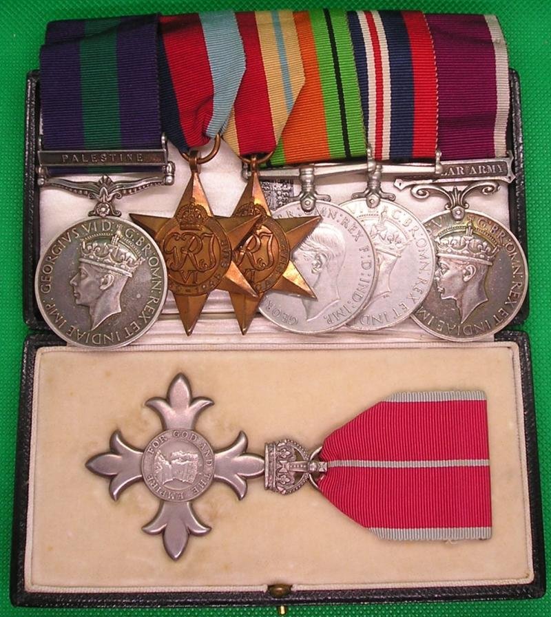 R.A.O.C SUB-CONDUCTORS WW2 M.B.E GROUP FOR SERVICE IN THE MIDDLE EAST — image 2