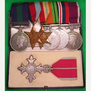 R.A.O.C SUB-CONDUCTORS WW2 M.B.E GROUP FOR SERVICE IN THE MIDDLE …