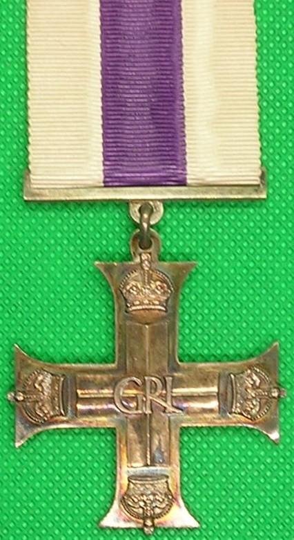 WW2 1942 DATED MILITARY CROSS — image 2