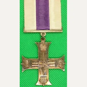 WW2 1942 DATED MILITARY CROSS