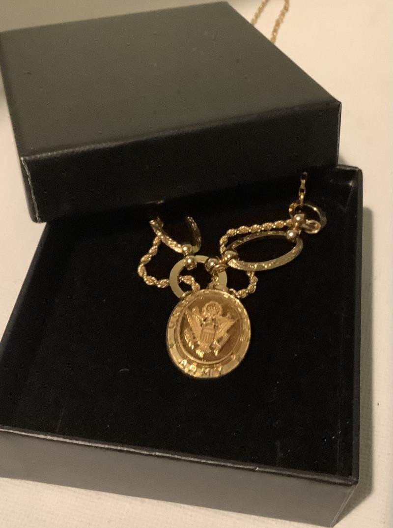 WWII ARMY SWEETHEART BOXED NECKLACE — image 3