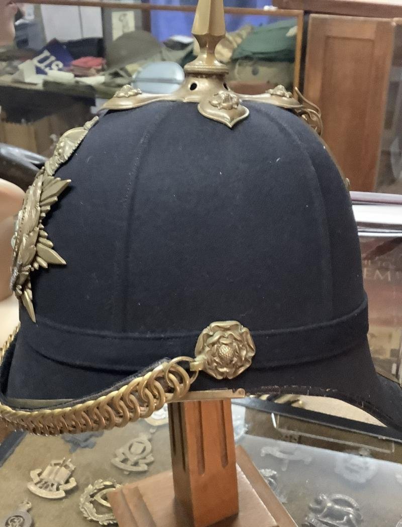 VICTORIAN ERA CHESHIRE REGT OFFICERS HELMET — image 2