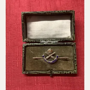 WWII MACHINE GUN CORPS SWEETHEART BROOCH