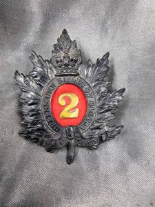 PRE-WWI CANADIAN QUEENS OWN RIFLE BADGE