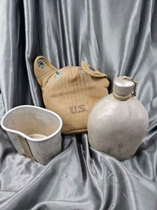 EARLY WWII CANTEEN SET