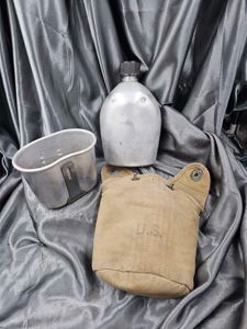 WWII US CANTEEN SET