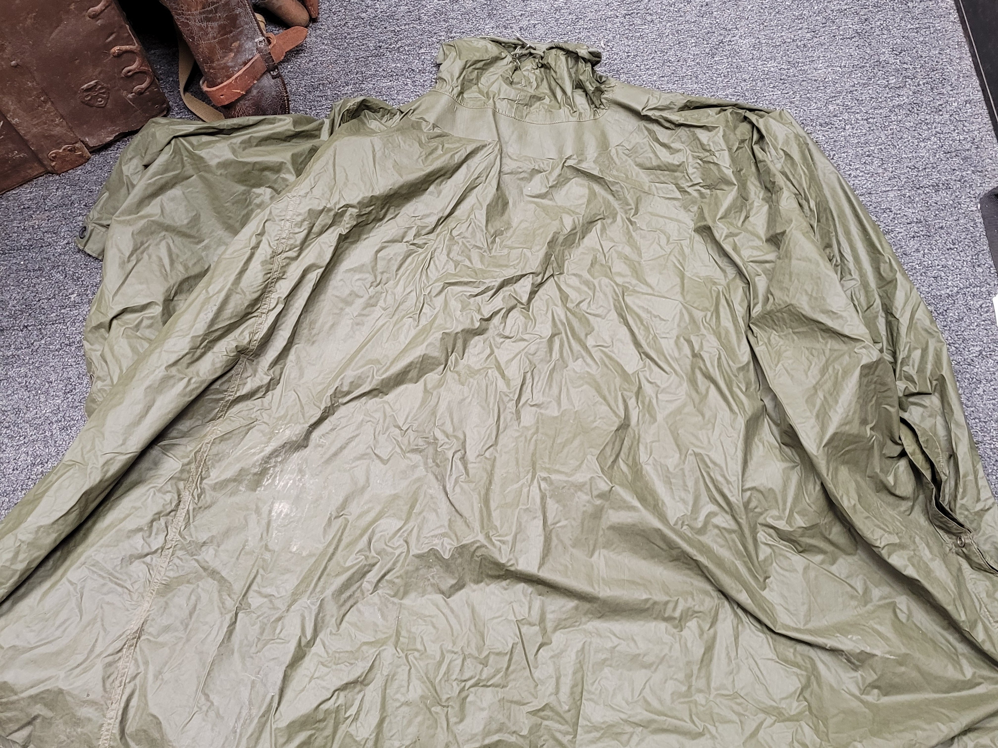 WWII US AIR CORPS LIGHTWEIGHT PONCHO — image 2