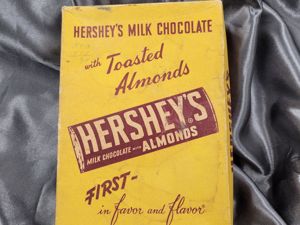 1950'S HERSHEY CHOCOLATE BARS BOX ONLY