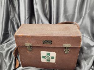 WWII JAPANESE FACTORY FIRST AID KIT