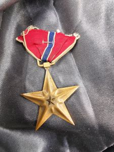 WWII US BRONZE STAR MEDAL