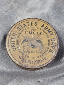 WWI US ARMY CAPS EMPTY TIN