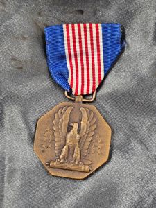 WWII US SOLDIERS MEDAL