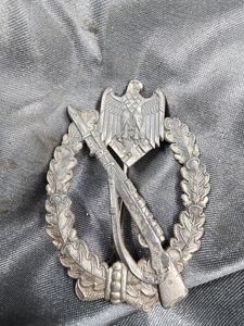 WWII GERMAN INFANTRY ASSAULT BADGE