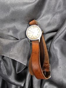 WWII ERA AIR CORPS MAN AVIA WATCH, WORKS!