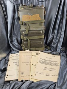 1950'S 1960'S PRC10 RADIO WITH MANUALS