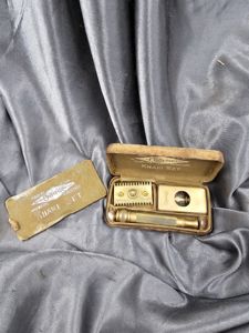 WWI US SOLDIER RAZOR GILETTE KIT