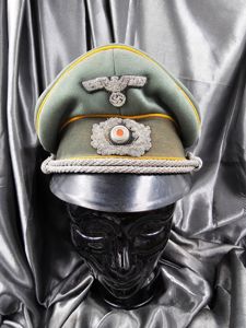 WWII GERMAN ARMY SIGNAL OFFICER VISOR