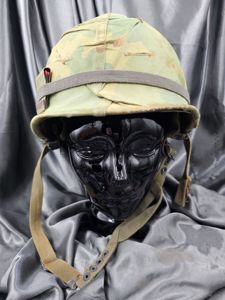 VIETNAM WAR ERA AIRBORNE M1 HELMET