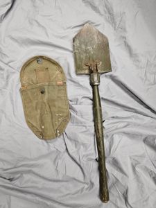 WWII US ENTRENCHING TOOL