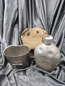 WWII US CANTEEN 1942 SET
