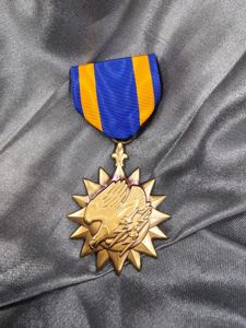 VIETNAM WAR ERA AIR MEDAL