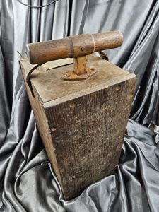 RARE WWII ERA CORPS OF ENGINEERS EXPLODER