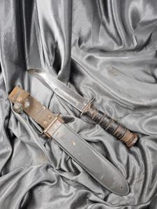 WWII CAMILLUS MK2 NAVY KNIFE