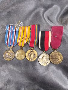 WWII US MINI MEDALS