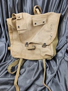 WWII USMC UPPER PACK WITH RIVETS