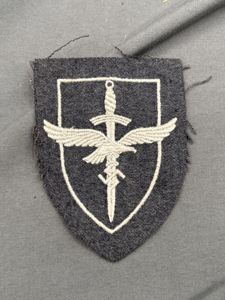 WWII GERMAN FLAKHELFERINEN SHOULDER BADGE