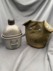 WWII US ARMY CANTEEN SET