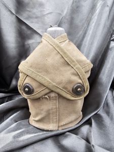 WWII US MARINE CORPS CROSSFLAP CANTEEN