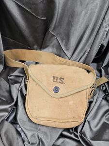 WWII US THOMPSON DRUM POUCH