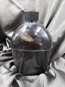 WWII US ENAMEL CANTEEN